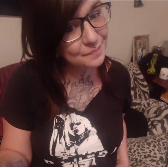 Meet your Posher, Chanel - Picture 1 of 1